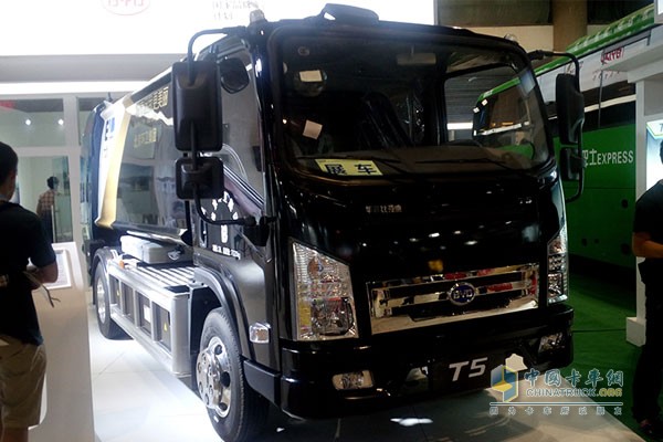 T5纯电动压缩式垃圾车