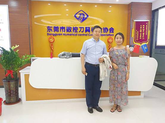 530319815438995272_副本