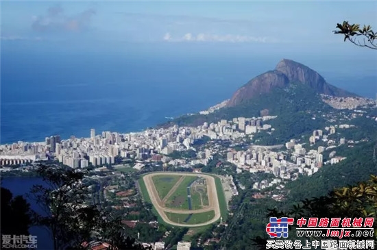 “一带一路”唤醒印尼沉寂岛屿,赤道上发现最美徐工起重机!
