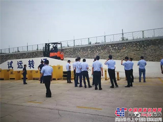 2017年上半年斗山叉车核心代理商会议胜利召开