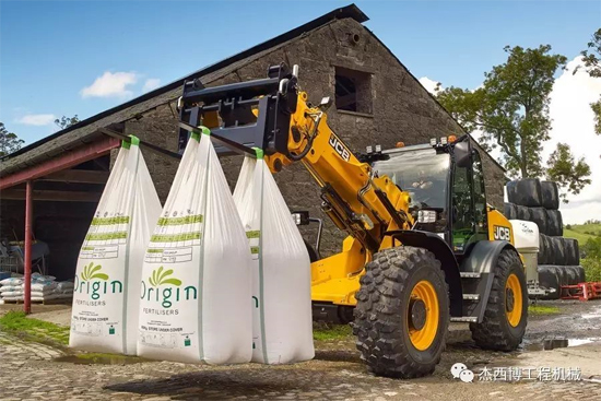 新品TM420扩展了伸缩臂式轮式装载机的产品系列