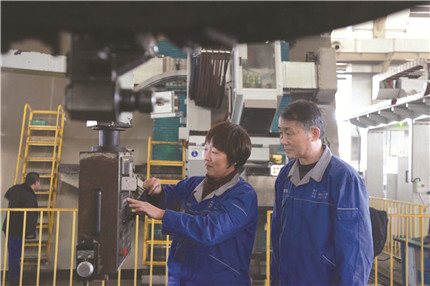 让工匠精神在瓦轴薪火相传