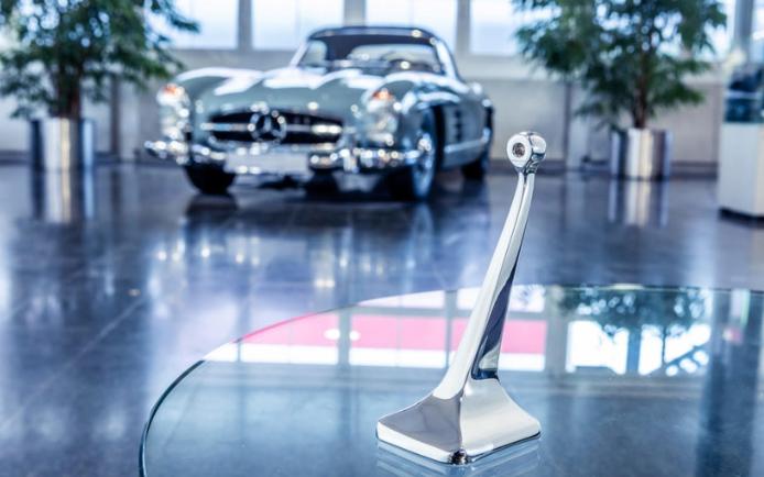 轻量化,黑科技,前瞻技术,梅赛德斯3D打印部件,3D打印火花塞支座,3D打印后视镜基座,